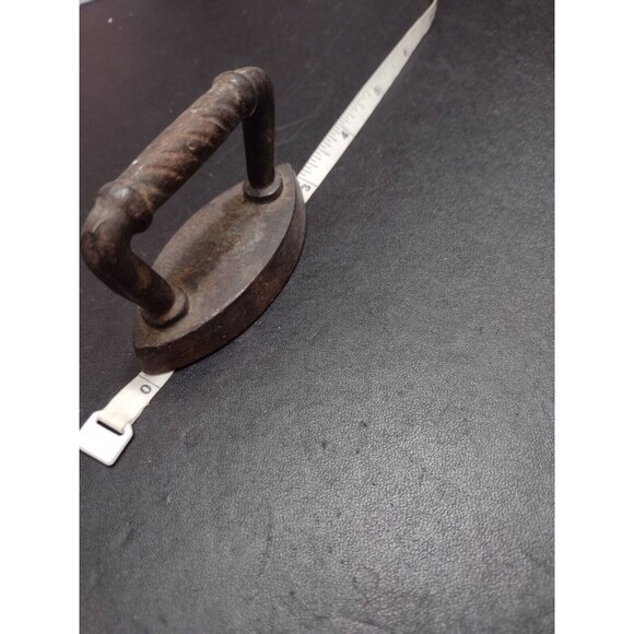 Antique child cast iron sad iron - Picture 2 of 7